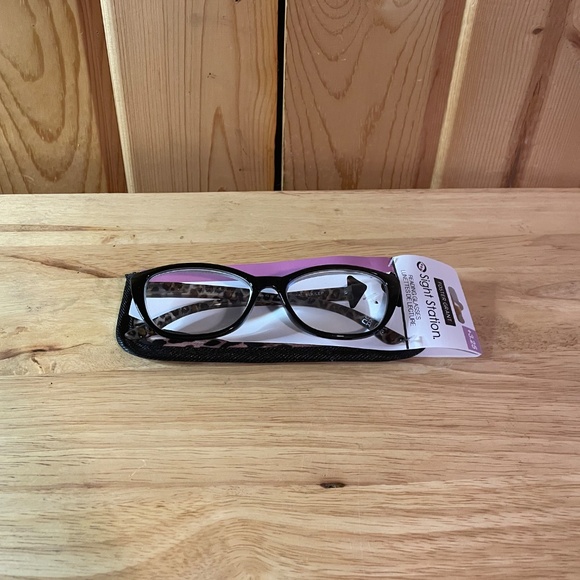 Foster Grant Reading Glasses - Picture 3 of 4